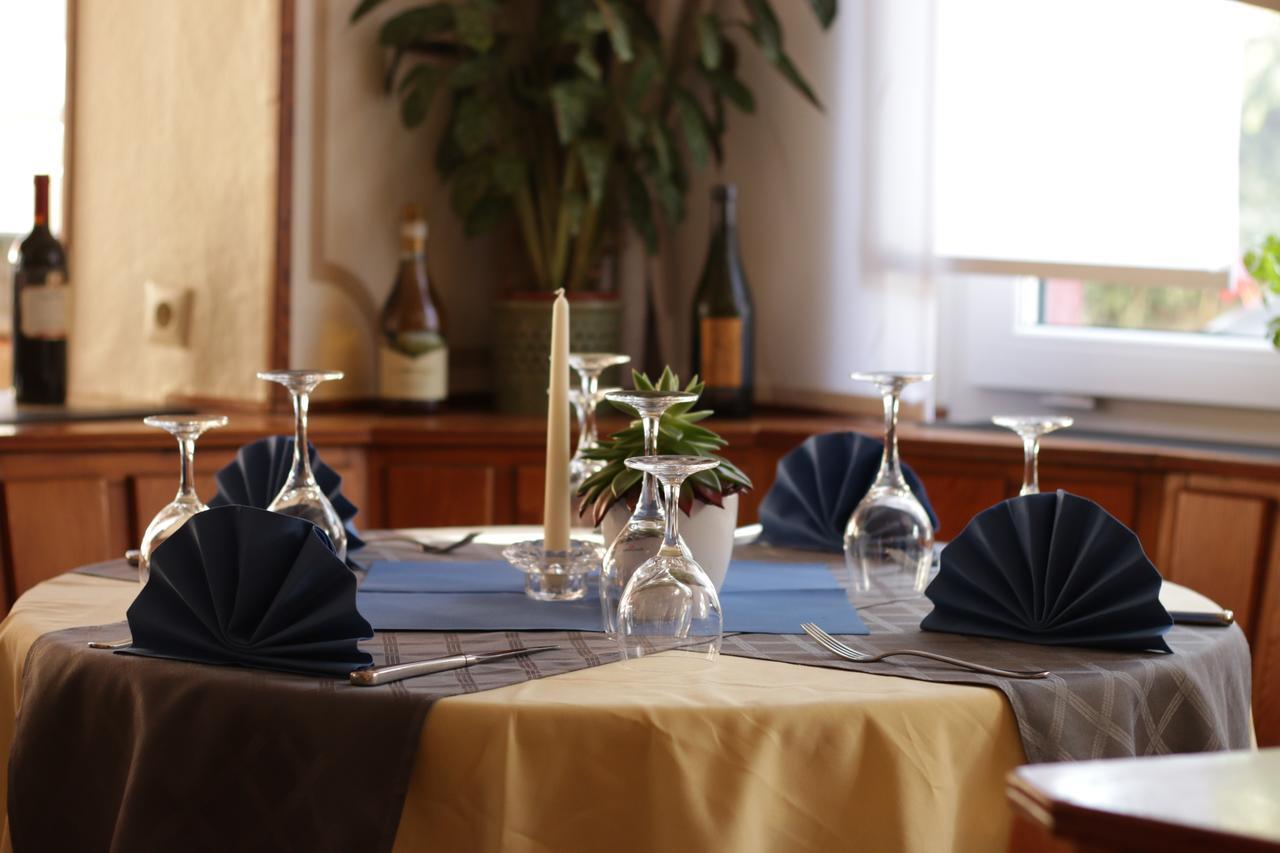 Hotel Ristorante Ätna Ulrichstein Buitenkant foto